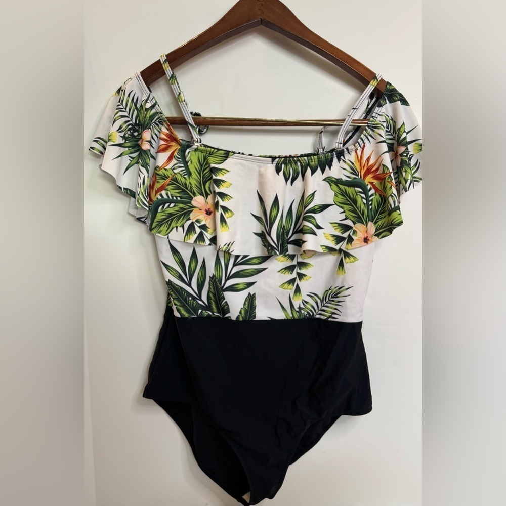 Pat Pat woman’s large one piece bathing suit.